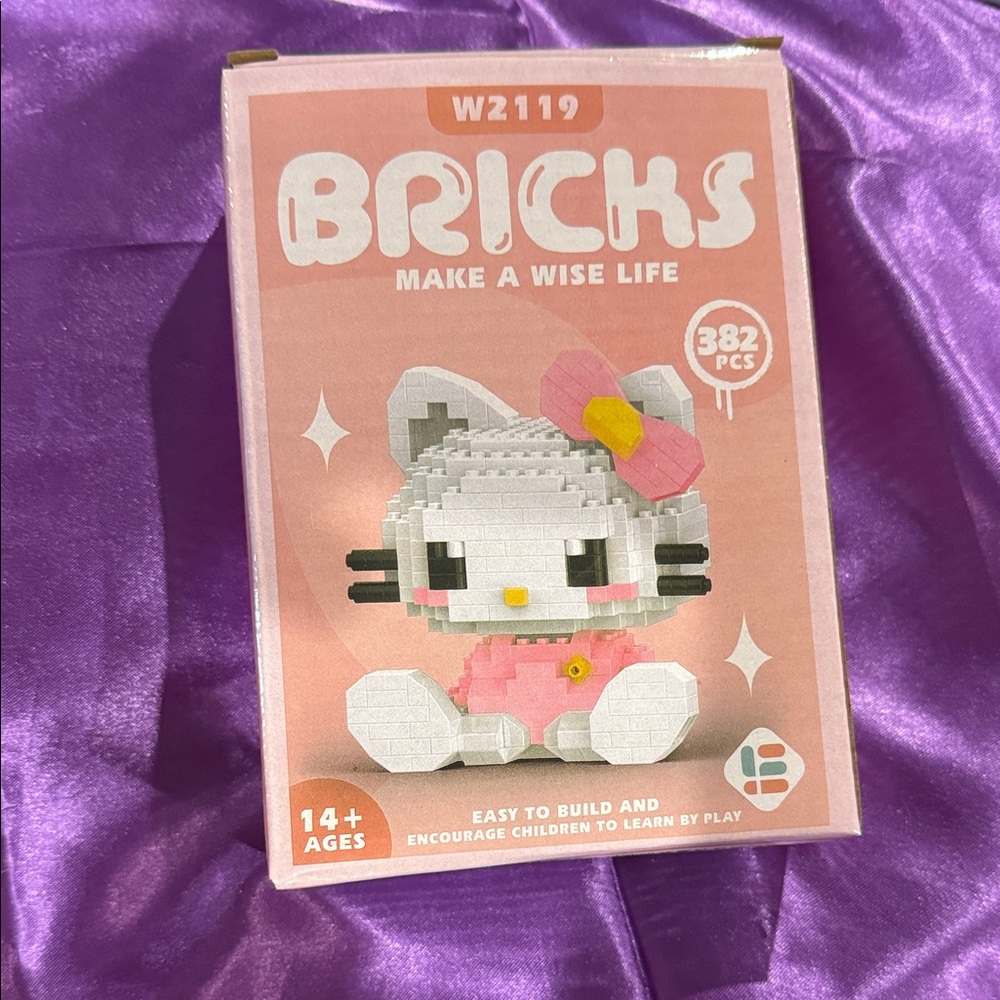 Hello Kitty Bricks Building Blocks Set